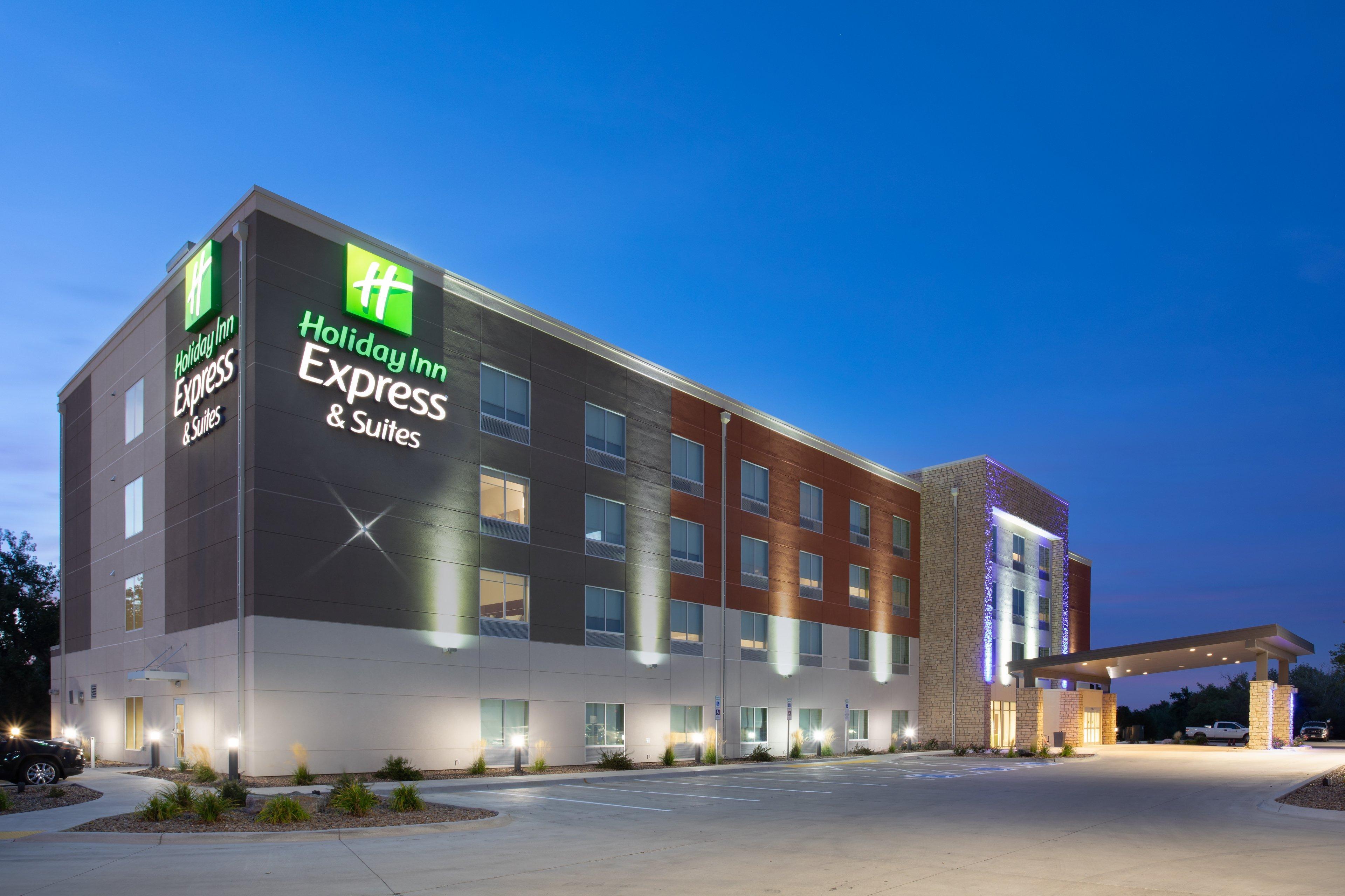 Holiday Inn Express & Suites - Sterling By Ihg Exterior photo