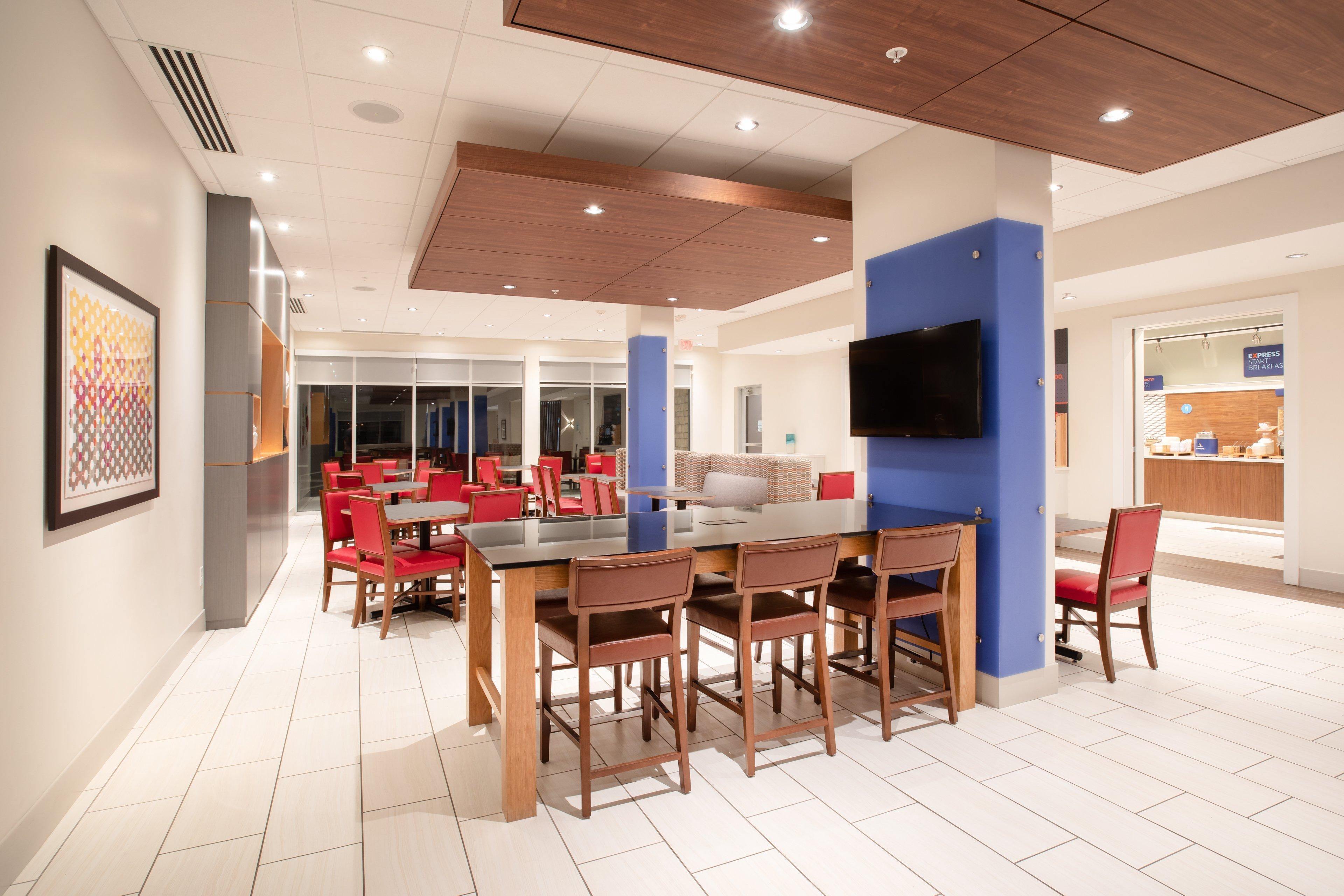 Holiday Inn Express & Suites - Sterling By Ihg Exterior photo