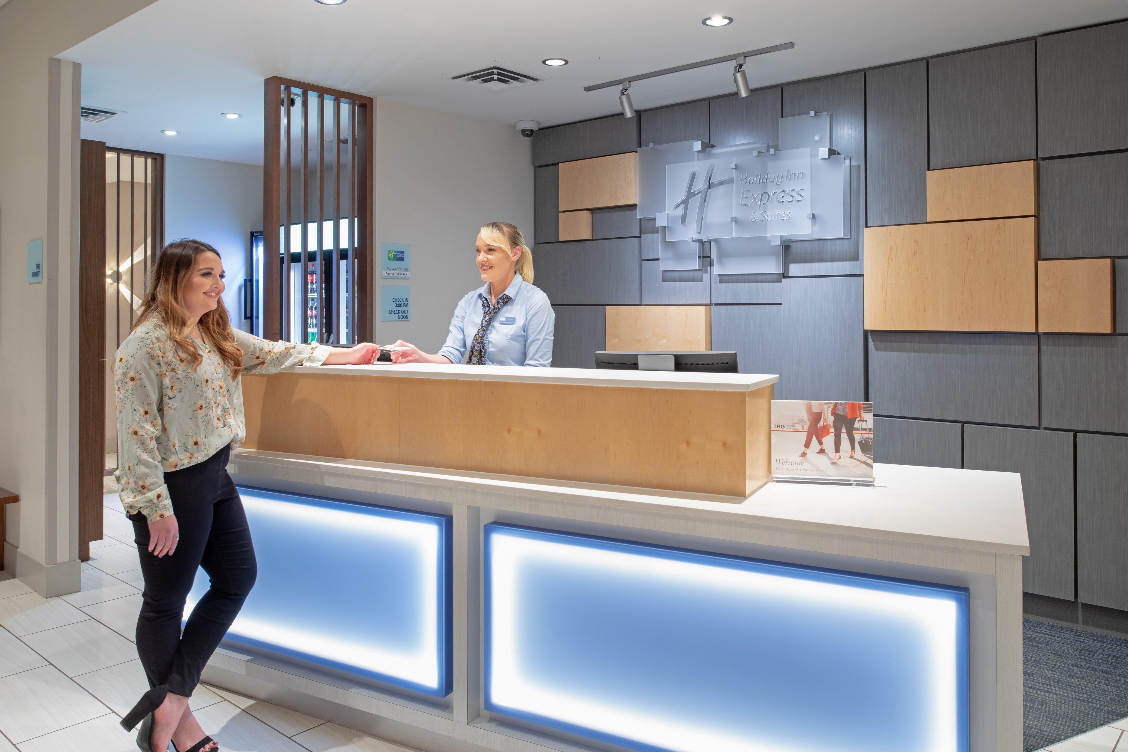 Holiday Inn Express & Suites - Sterling By Ihg Exterior photo